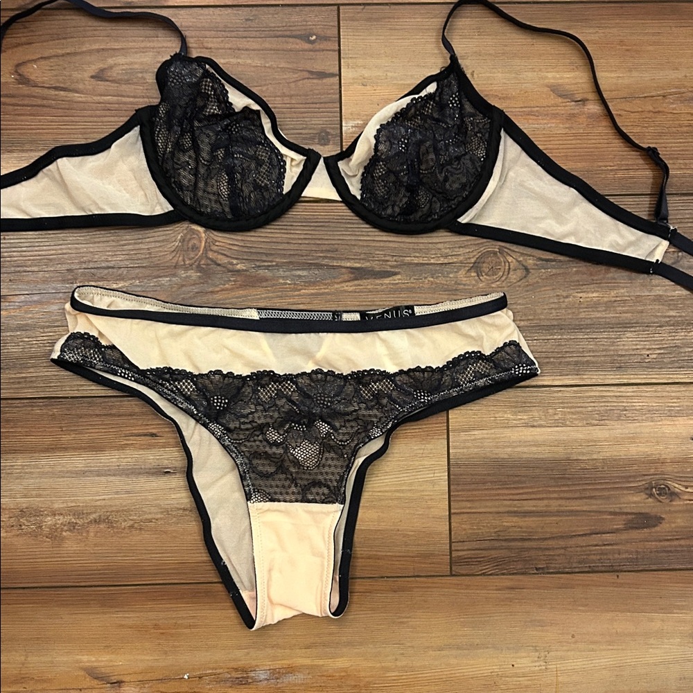 VENUS Black and Cream Lingerie Set